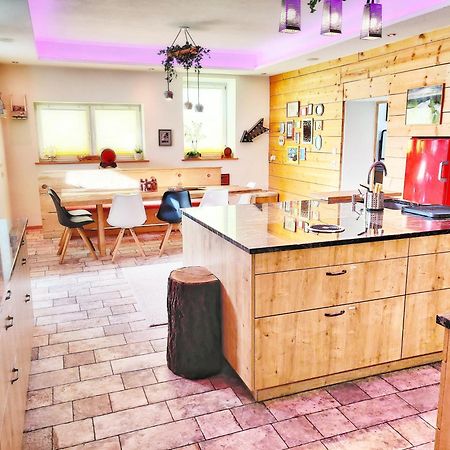 Dmg - 'Large, Luxurious Ground Floor' Apartment Fulpmes Luaran gambar
